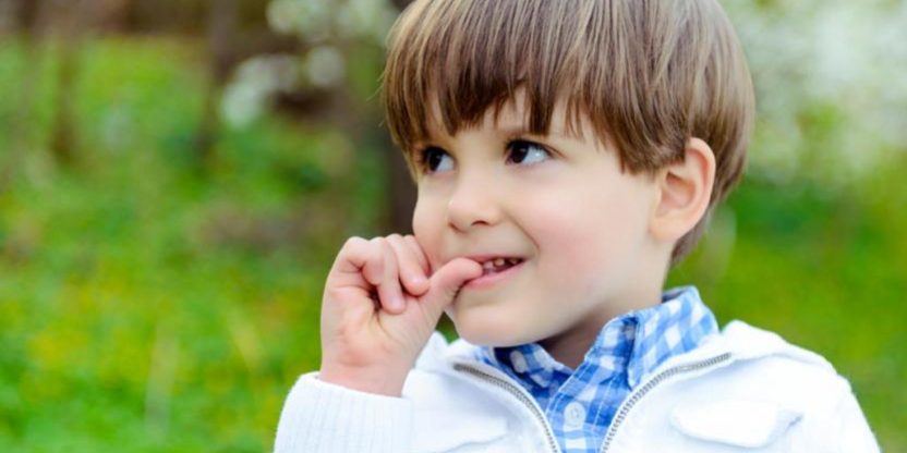 Kids-nail-biting-1 ناخن جویدن کوکان