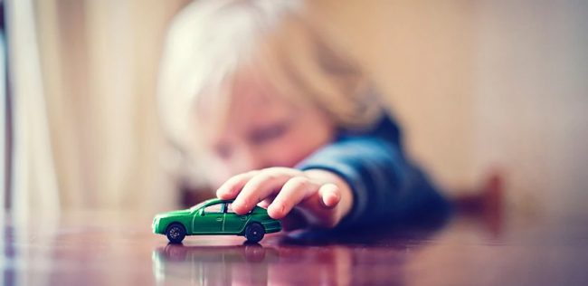 kid-play-lonley فرزندم به تنهایی بازی نمی کنه