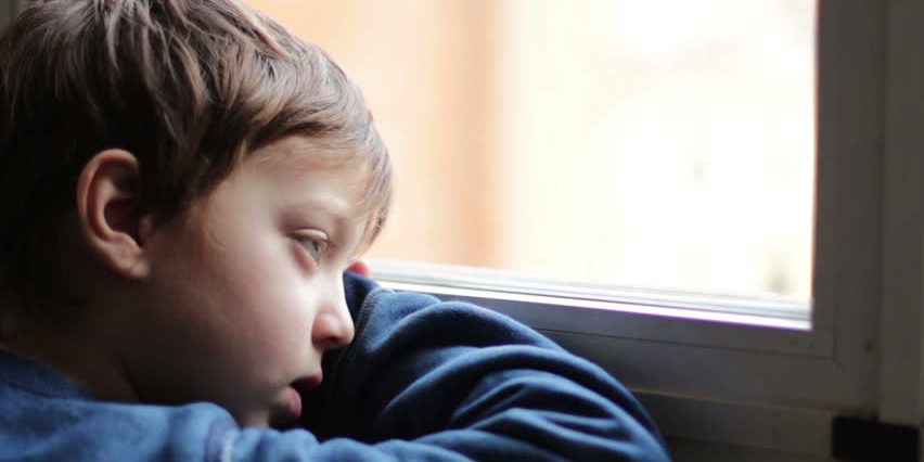 تنها گذاشتن کودکان در خانه