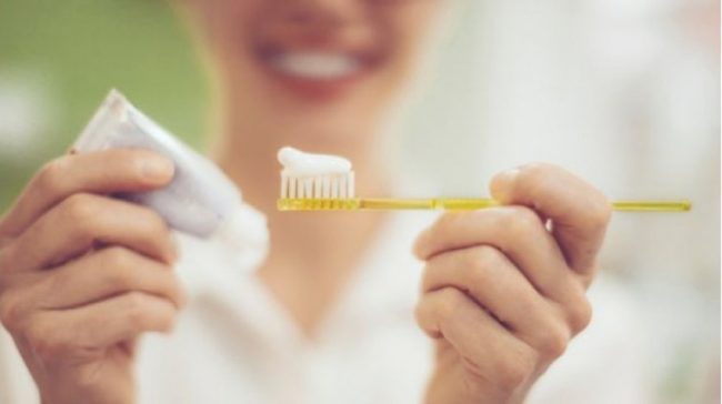 kids-tooth-brush مسواک مناسب برای کودکان