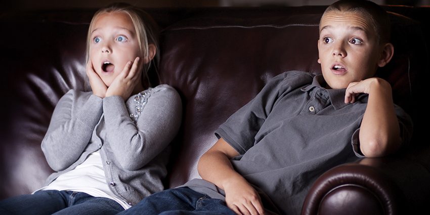 تلویزیون نگاه کردن کودکان