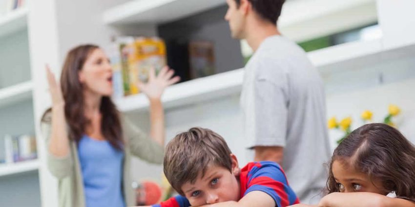 parents-fight-together دعوای والدین در مقابل کودکان